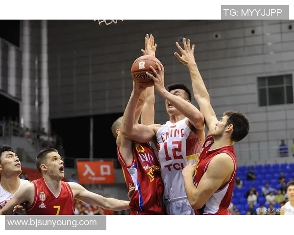 重庆篮球队包夹战术的创新与发展探讨